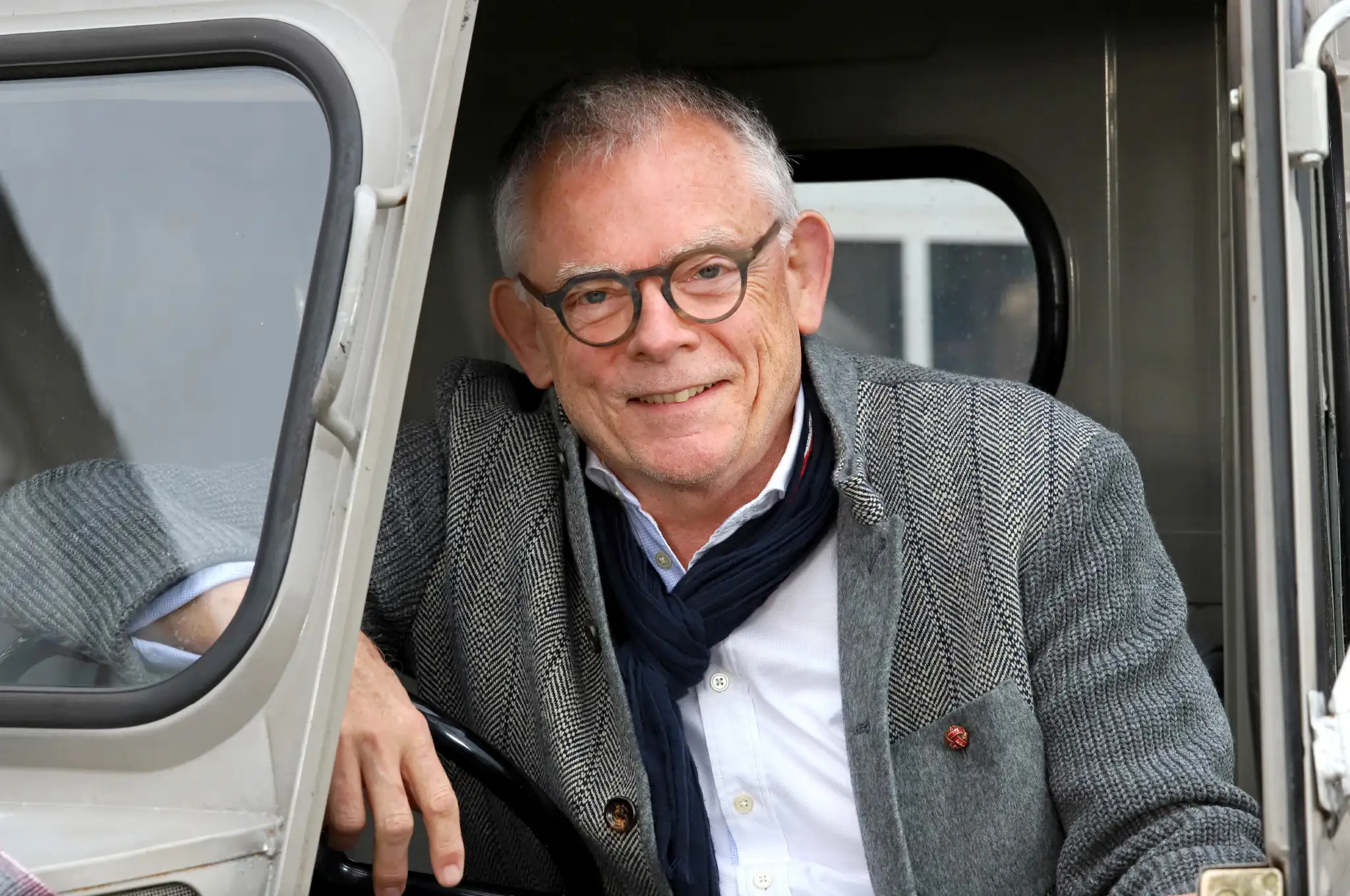Portrait von Johannes Spieß im Auto